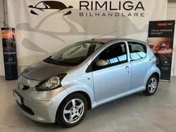 Silver Begagnad 2007 Toyota Aygo Halvkombi | 39 900 kr (Marknadspris)