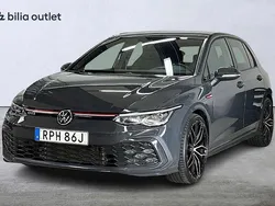 Grå Begagnad 2021 VW Golf VIII GTI Halvkombi | 299 900 kr (Marknadspris)