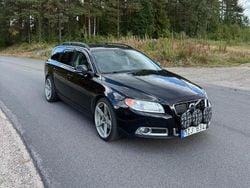 Svart Begagnad 2013 Volvo V70 Momentum Kombi | 80 000 kr (Marknadspris)