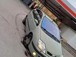 Grön Begagnad 2002 Renault Scénic Expression Minibuss | 13 000 kr