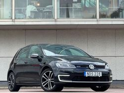 Svart Begagnad 2016 VW Golf VII GTE Halvkombi | 139 900 kr