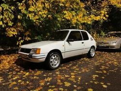 Begagnad 1989 Peugeot 205 Halvkombi | 15 000 kr