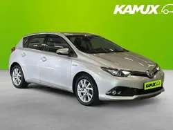 Silver Begagnad 2016 Toyota Auris Hybrid Halvkombi | 148 900 kr