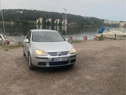 Silver Begagnad 2006 VW Golf V Trendline Halvkombi | 35 000 kr (Bra pris)