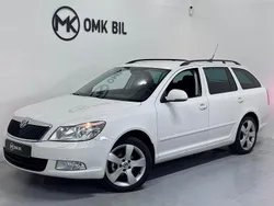 Vit Begagnad 2012 Skoda Octavia Elegance Kombi | 84 900 kr (Bra pris)