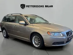 Ljusbrun (brun) Begagnad 2013 Volvo V70 Momentum Kombi | 94 900 kr (Marknadspris)