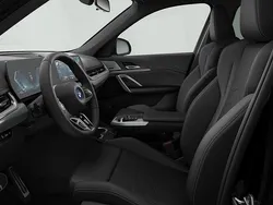 Svart Ny 2025 BMW X1 Comfort Edition SUV | 641 200 kr