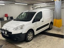 Vit Begagnad 2013 Peugeot Partner Minibuss | 32 000 kr (Marknadspris)