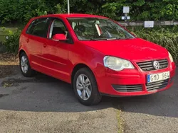 Röd Begagnad 2008 VW Polo Halvkombi | 30 000 kr (Marknadspris)