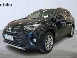 Svart Begagnad 2016 Toyota RAV4 Hybrid SUV | 229 900 kr (Bra pris)