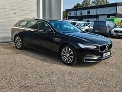 Svart Begagnad 2020 Volvo V90 Momentum Kombi | 269 000 kr (Marknadspris)