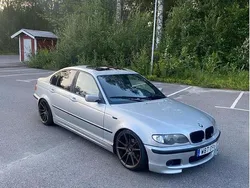Grå Begagnad 2004 BMW 320 Sedan | 28 000 kr (Marknadspris)