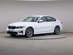 Vit (alpinvit) Begagnad 2020 BMW 330e Sport Line Sedan | 289 000 kr (Marknadspris)