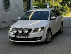 Vit Begagnad 2016 Skoda Octavia Style Kombi | 79 900 kr (Bra pris)