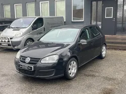 Svart Begagnad 2007 VW Golf VI Halvkombi | 39 900 kr (Marknadspris)