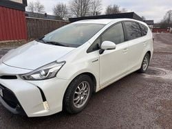 Vit Begagnad 2015 Toyota Prius+ Minibuss | 99 000 kr (Bra pris)