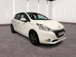 Vit Begagnad 2014 Peugeot 208 Halvkombi | 54 900 kr (Marknadspris)