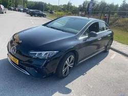 Svart Begagnad 2023 Mercedes EQE300 Avantgarde Sedan | 450 000 kr