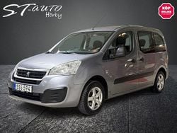 Grå (grå metallic) Begagnad 2017 Peugeot Partner Tepee Minibuss | 109 900 kr
