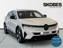 Vit Begagnad 2023 Renault Mégane Equilibre Halvkombi | 279 900 kr (Marknadspris)