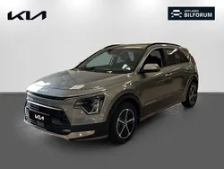 Grå Ny 2025 Kia Niro Advance SUV | 387 159 kr (Marknadspris)