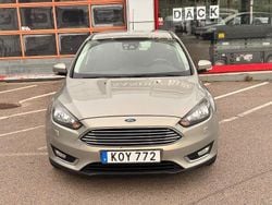 Grå Begagnad 2015 Ford Focus Titanium Halvkombi | 65 000 kr (Marknadspris)
