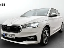 Vit Begagnad 2023 Skoda Fabia Comfort Halvkombi | 223 900 kr (Marknadspris)