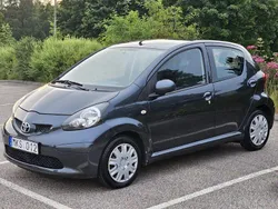 Grå Begagnad 2007 Toyota Aygo Halvkombi | 41 000 kr (Marknadspris)