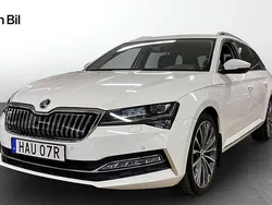 Vit Begagnad 2020 Skoda Superb LAURIN & KLEMENT Kombi | 329 900 kr (Marknadspris)