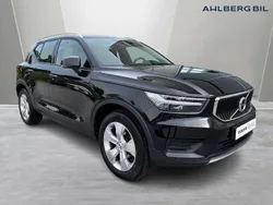 Svart Begagnad 2021 Volvo XC40 Momentum SUV | 279 500 kr (Marknadspris)
