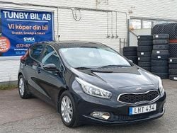 Svart Begagnad 2014 Kia Ceed Comfort Halvkombi | 84 900 kr (Marknadspris)