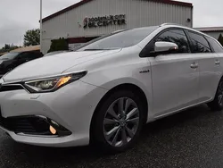 Vit Begagnad 2016 Toyota Auris Touring Sports Executive Kombi | 169 900 kr (Marknadspris)