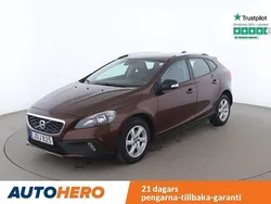 Brun Begagnad 2015 Volvo V40 CC Kinetic Kombi | 171 000 kr (Marknadspris)