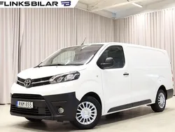 Vit Begagnad 2021 Toyota Proace Van | 269 900 kr (Marknadspris)