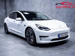 Vit Begagnad 2022 Tesla Model 3 Standard Range Sedan | 268 800 kr