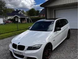 Vit Begagnad 2009 BMW 320 Comfort Edition Kombi | 100 000 kr (Dyr)