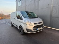 Grå (grå metallic) Begagnad 2017 Ford Transit Custom Van | 149 900 kr (Marknadspris)