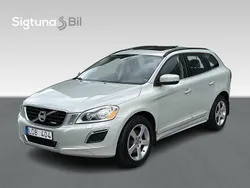 Vit Begagnad 2012 Volvo XC60 R-Design SUV | 174 900 kr (Marknadspris)