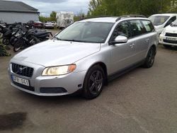 Ljusgrå (grå) Begagnad 2008 Volvo V70 Kinetic Kombi | 32 500 kr (Bra pris)