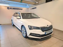 Vit Begagnad 2020 Skoda Superb Business Line Kombi | 278 900 kr (Marknadspris)