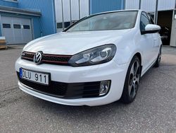 Vit Begagnad 2010 VW Golf VI GTI Halvkombi | 149 800 kr
