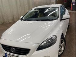 Vit Begagnad 2014 Volvo V40 Kombi | 79 000 kr (Marknadspris)