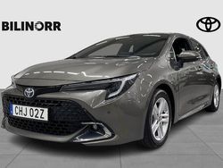 Grön Begagnad 2024 Toyota Corolla Hybrid Style Halvkombi | 299 900 kr (Lite dyr)