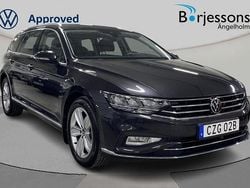 Mörkgrå Begagnad 2023 VW Passat Elegance Kombi | 359 000 kr (Marknadspris)