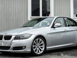 Ljusgrå (grå) Begagnad 2010 BMW 320 Sedan | 89 900 kr (Marknadspris)