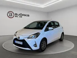 Vit Begagnad 2017 Toyota Yaris Active Halvkombi | 128 500 kr (Marknadspris)