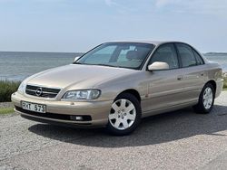 Gul Begagnad 2000 Opel Omega Elegance Sedan | 49 000 kr