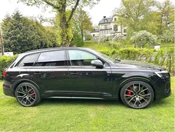 Svart Begagnad 2024 Audi SQ7 SUV | 1 150 000 kr (Marknadspris)