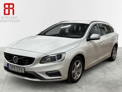 Vit Begagnad 2017 Volvo V60 R-Design Kombi | 229 900 kr (Dyr)