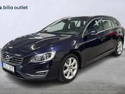 Mörkblå Begagnad 2016 Volvo V60 Momentum Kombi | 159 000 kr (Marknadspris)